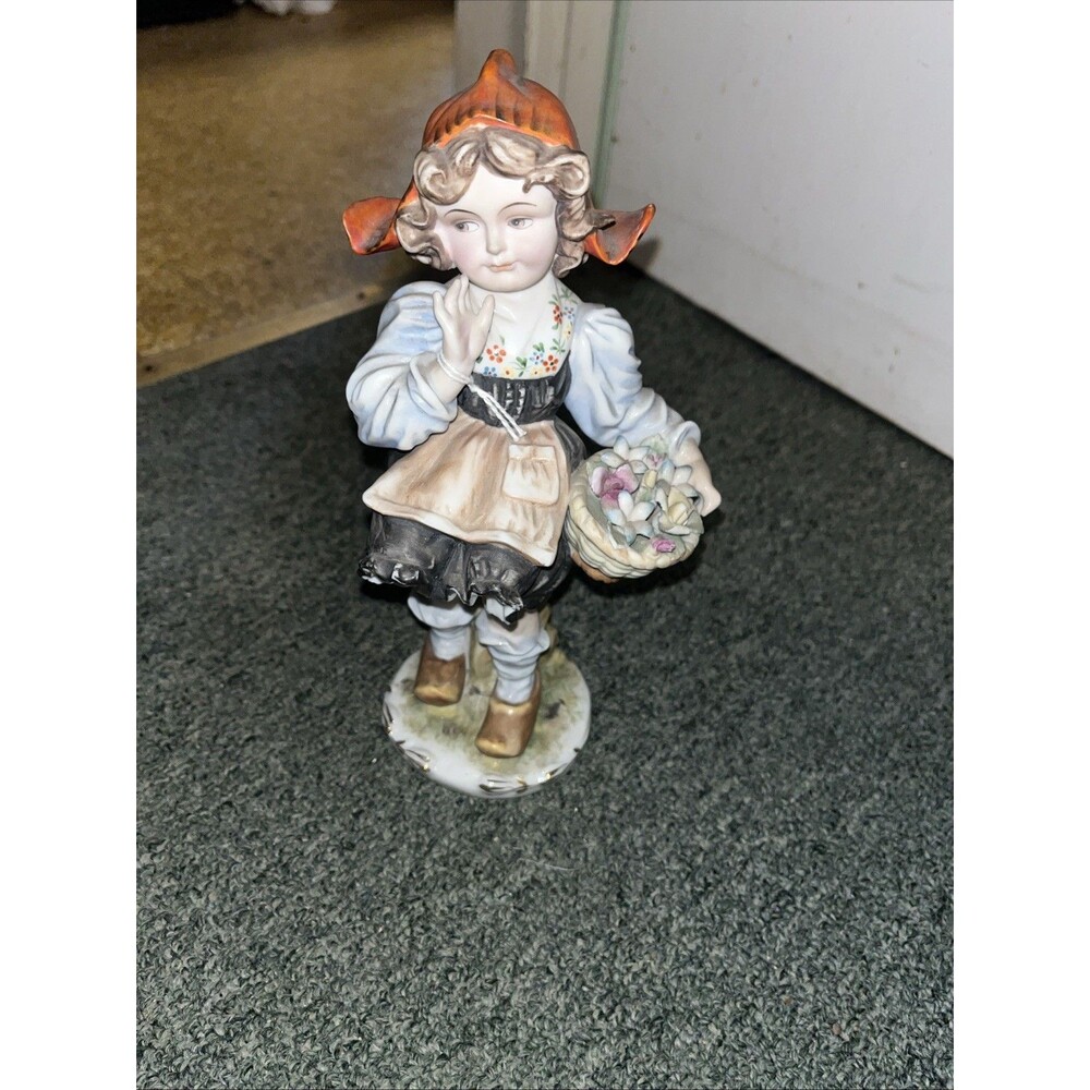 Lipper & Mann Creations Japan Dutch Girl Porcelain Figurine, 8.5” RARE, Vintage.